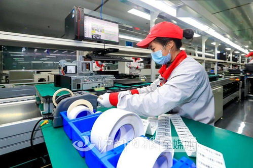 滿屏科技感丨一小時(shí)造出120臺電腦，揭秘“瀘州造”計(jì)算機(jī)的技術(shù)開發(fā)之路